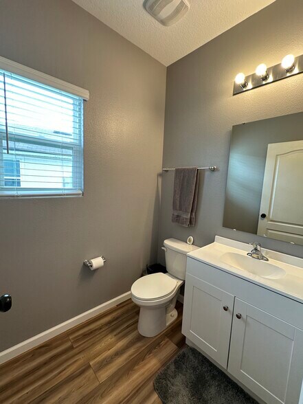 Building Photo - 150 Logrono Ct