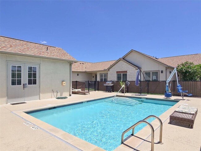 Building Photo - 2400 Louis Henna Blvd