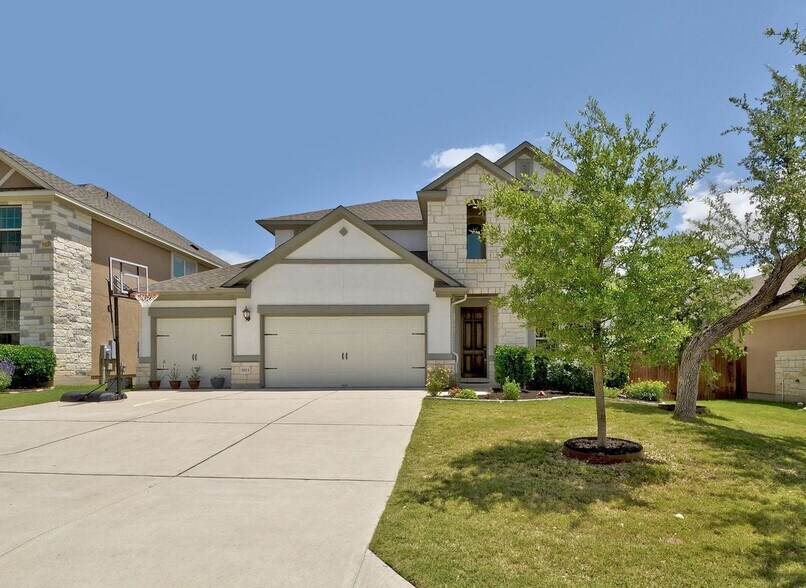 Building Photo - 5813 Viejo Dr