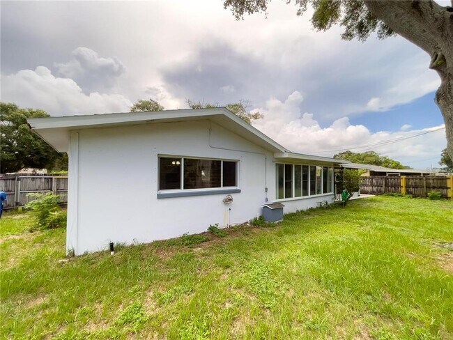 Building Photo - 1812 Lady Mary Dr