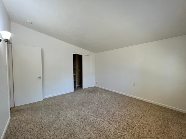 Building Photo - Charming Three Bedroom South Napa Home