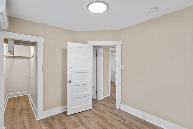 Building Photo - REDUCED Rent $2250.... 3 bed/2 bath Split Level, NEW downstairs addition, lots of extras *READY**...