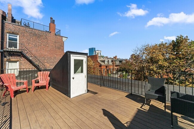 Building Photo - 84 W Concord St