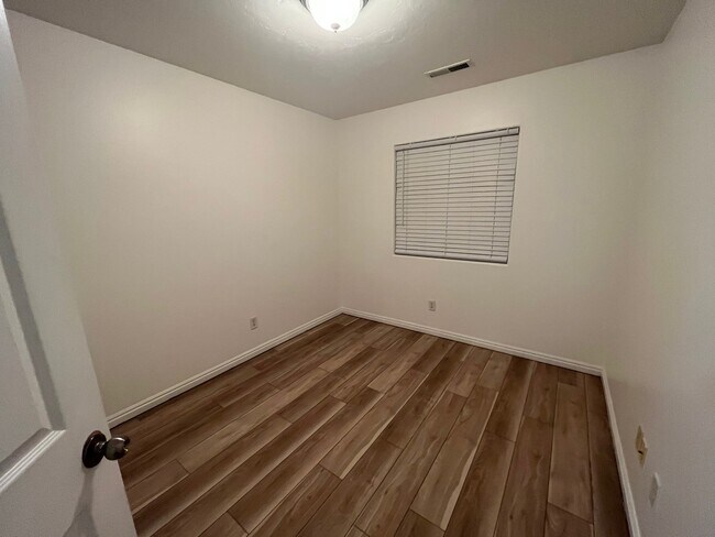 Building Photo - 1735 W 540 N