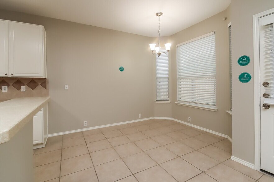 Building Photo - 11003 Sentry Ct