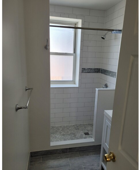 Building Photo - 8 Farrington Ave