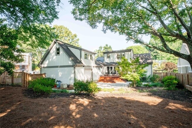 Building Photo - 102 Mockingbird Ln
