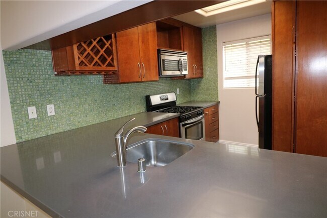 Building Photo - 14631 Dickens St