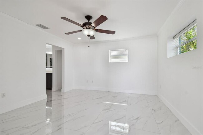 Building Photo - 8708 Thornwood Ln