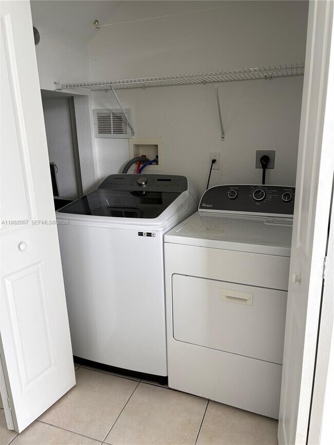 Building Photo - 8842 W Flagler St