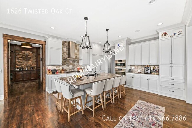 Building Photo - 1626 Twisted Oak Ct
