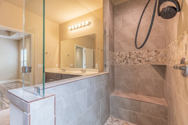 Building Photo - 1175 Ranch Falls