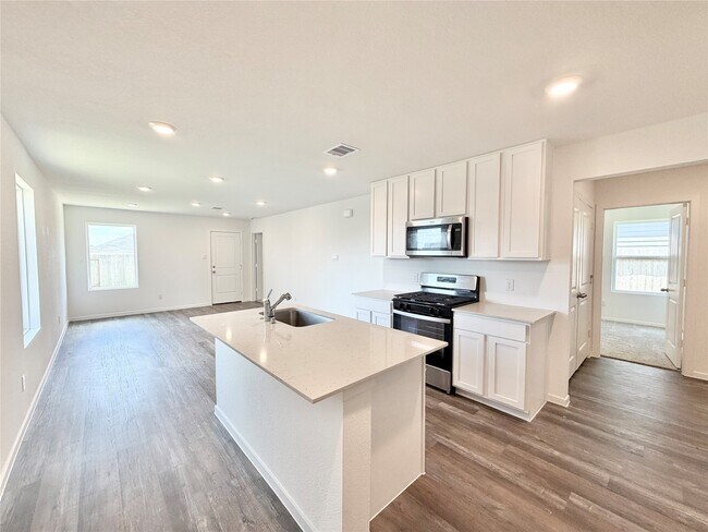 Building Photo - 40839 Hawthorne Glades St