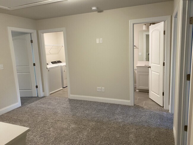 Building Photo - 365 Coleman Ct