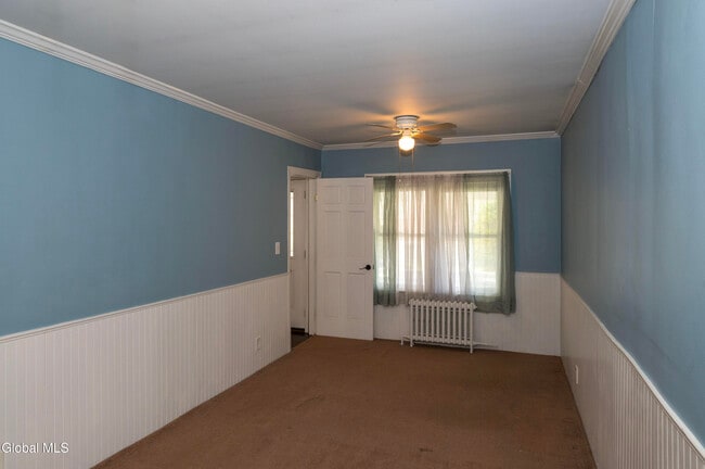 Building Photo - 33 Clinton St