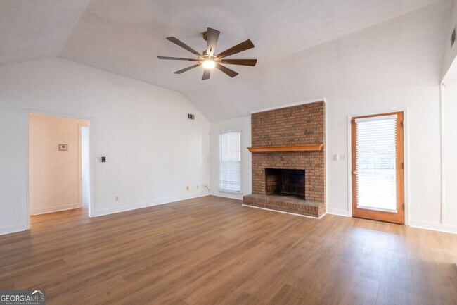 Building Photo - 2688 Benton Dr