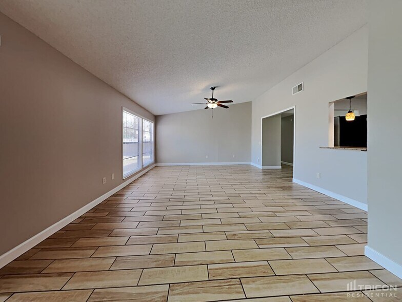 Building Photo - 1237 Edgerton Dr