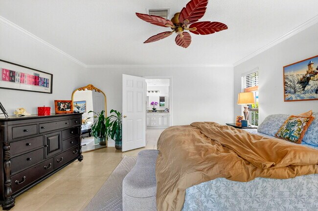 Building Photo - 435 Pine Villa Dr