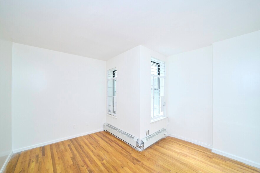 Building Photo - 248 Madison St