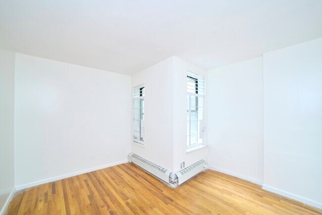 Building Photo - 248 Madison St