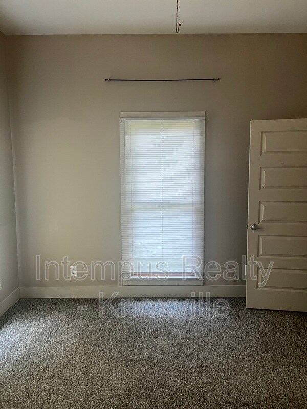 Building Photo - 229 Deaderick Ave