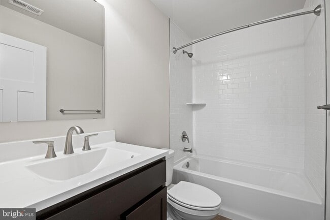 Building Photo - 21 Lyriq Ct