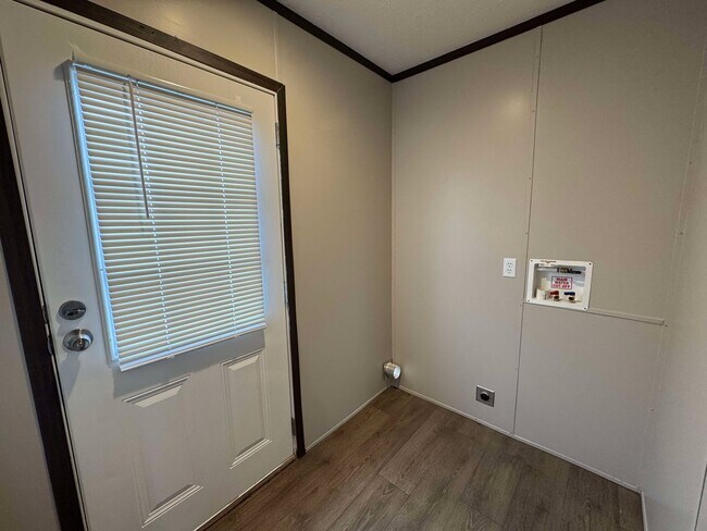 Building Photo - 114 Shady Grove Dr