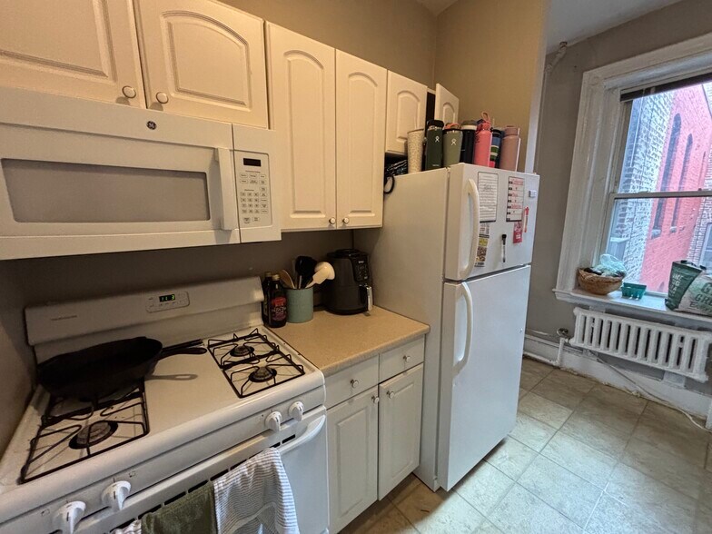 Building Photo - 2 Myrtle St