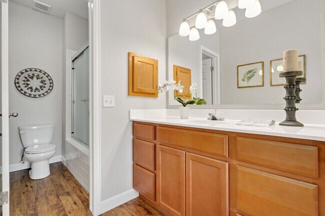 Building Photo - Students Welcome! 3 Bed, 2 Bath Condo in Rockbridge, SE Fort Collins