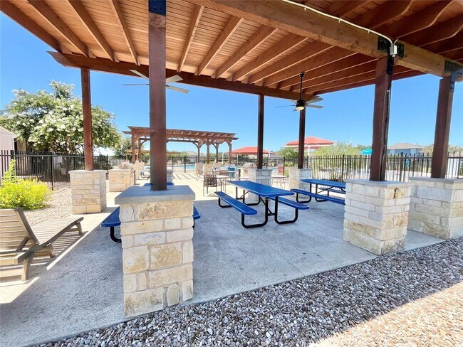 Building Photo - 282 Black Cap Run