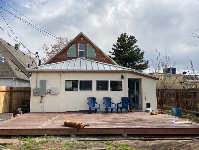 Building Photo - Charming 2 Bedroom, 2 Bath House for Rent!