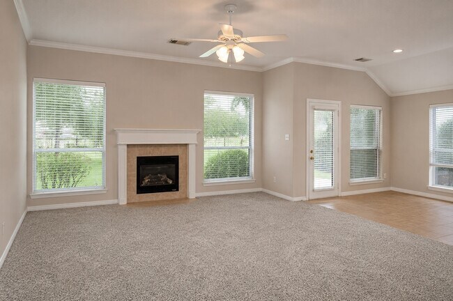 Building Photo - 21427 Willow Glade Dr