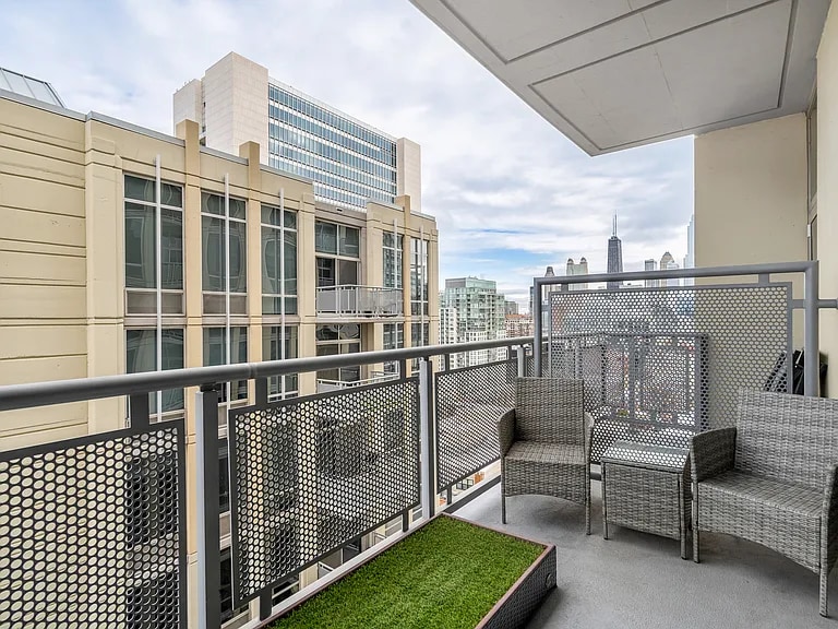 Building Photo - 700 N Larrabee St