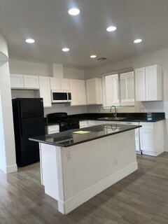 Building Photo - 5929 Tamarack Lodge Ln