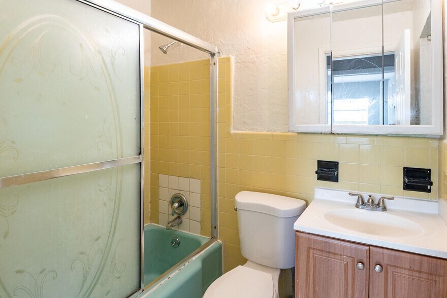 Building Photo - 1491 NW 1st St