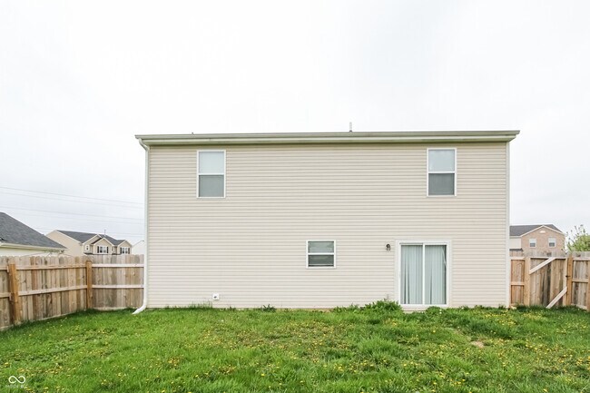 Building Photo - 2261 Rosswood Blvd