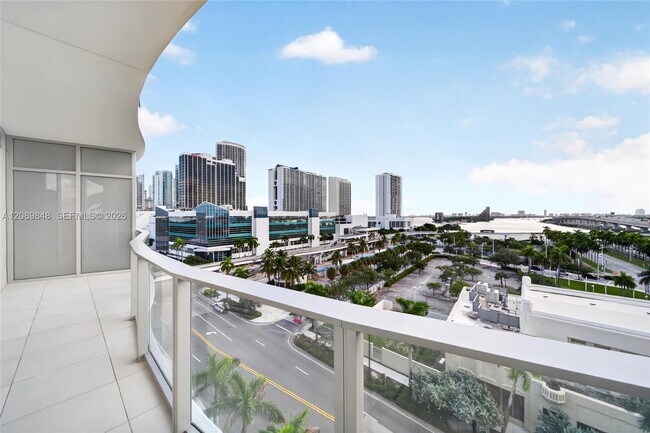 Building Photo - 1400 Biscayne Blvd