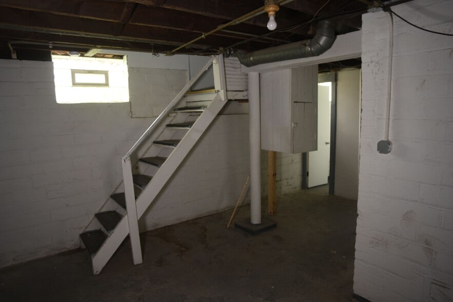 Building Photo - 13407 Cedar Rd