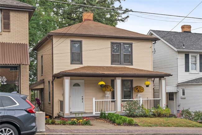 Building Photo - 3612 Main St