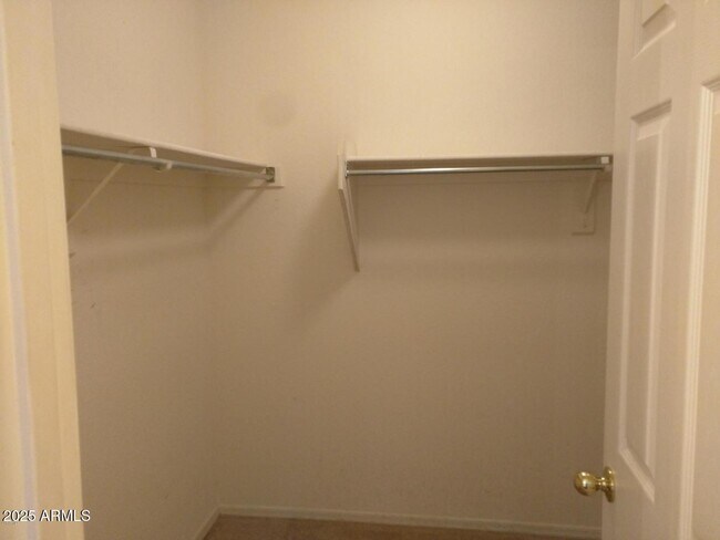 Building Photo - 1924 W Mockingbird Dr