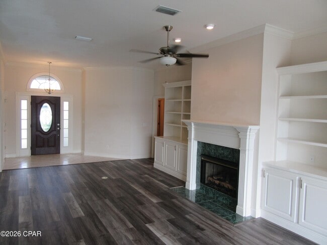 Building Photo - 2516 Country Club Dr