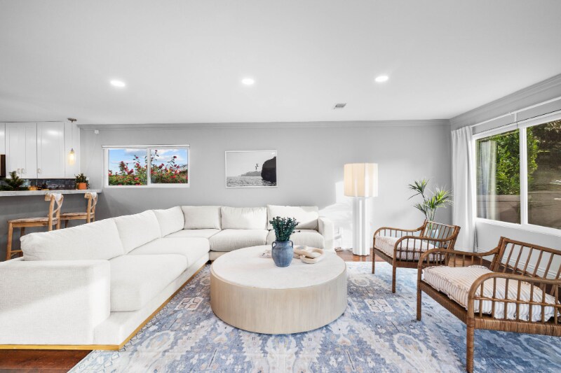 Building Photo - 5842 Soledad Mountain Rd