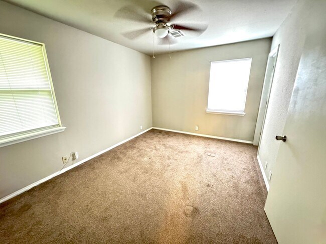 Building Photo - Newly Remodeled Brick Home 3/2 Two Car Garage