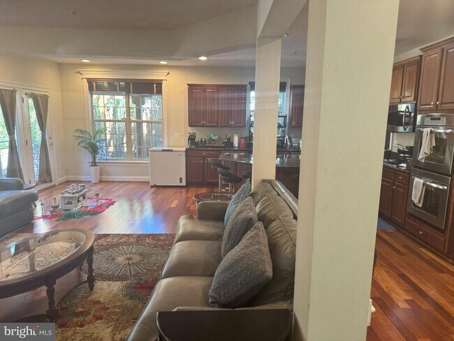 Building Photo - 3037 Moore Ln