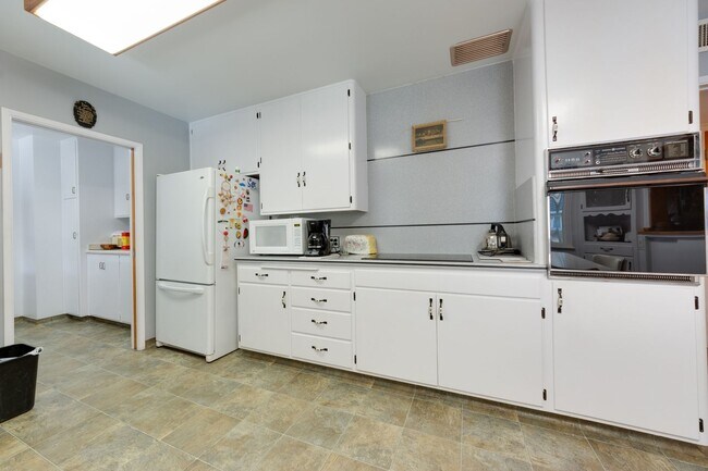 Building Photo - 3105 Barnett St