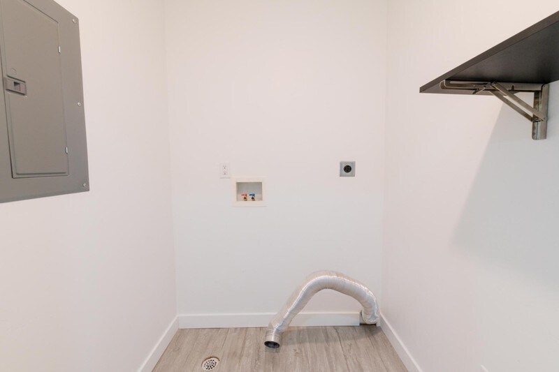 Building Photo - 723 E 380 N