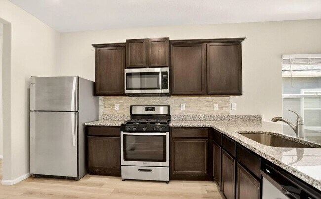 Building Photo - 308 Bowles St