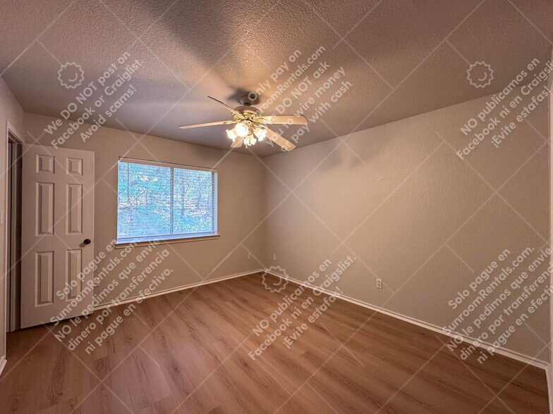 Building Photo - 867 Sagewood Trail