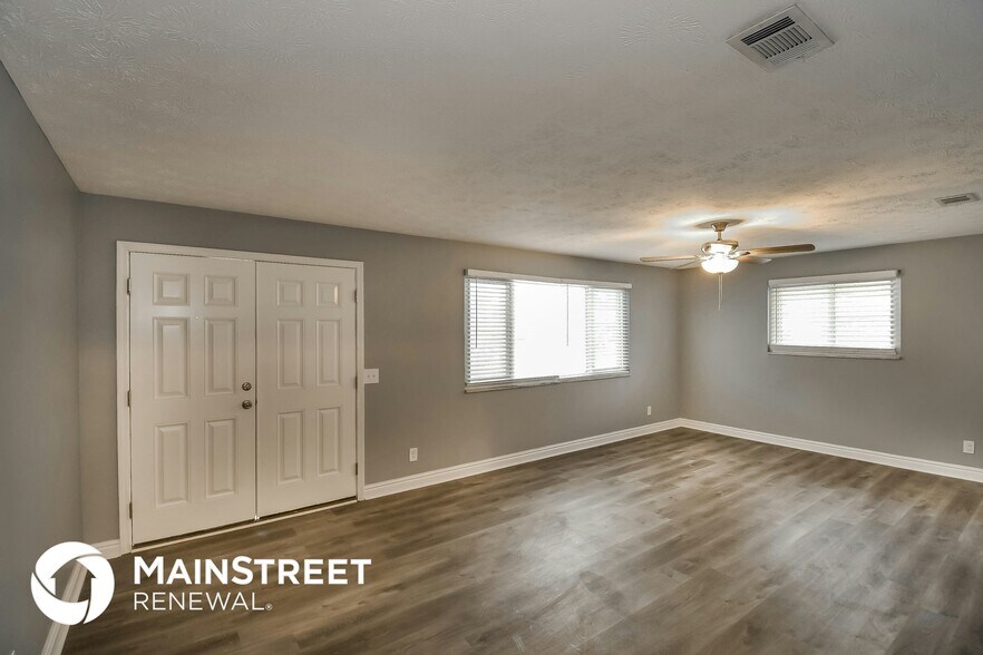 Building Photo - 4605 Silver Ridge Dr