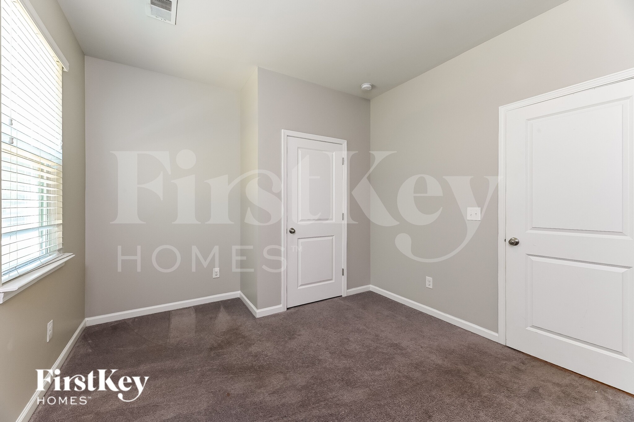 Building Photo - 301 Mincy St